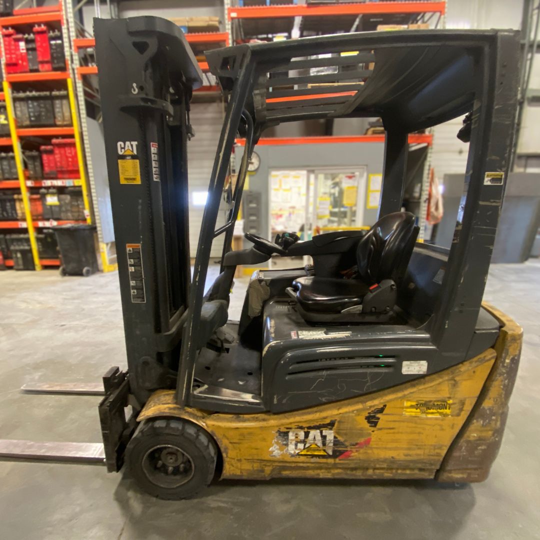 Chariot élévateur électrique Caterpillar - 4000 lb - 2ET4000