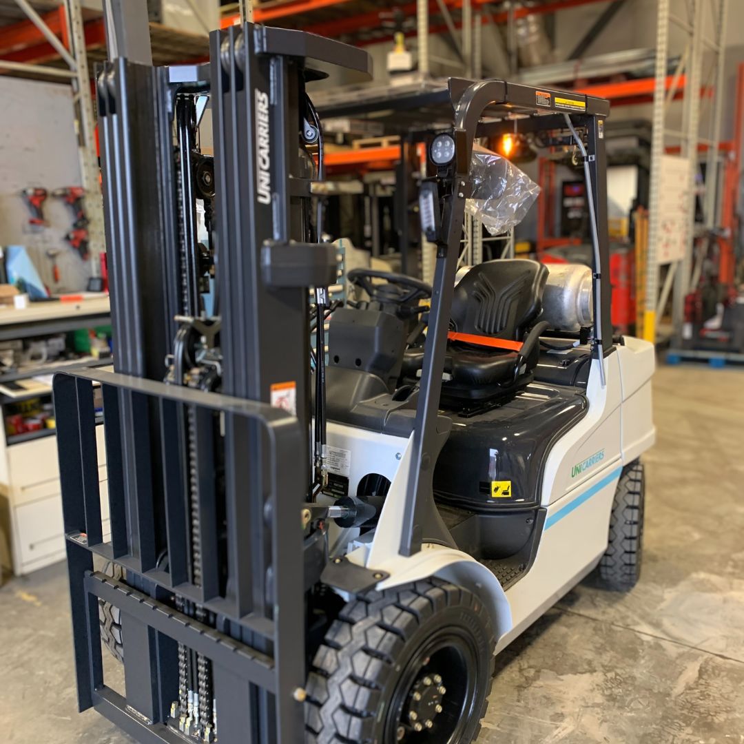 Chariot élévateur à combustion avec pneu pneumatique et tout terrain - 6000 lbs - PF60N6