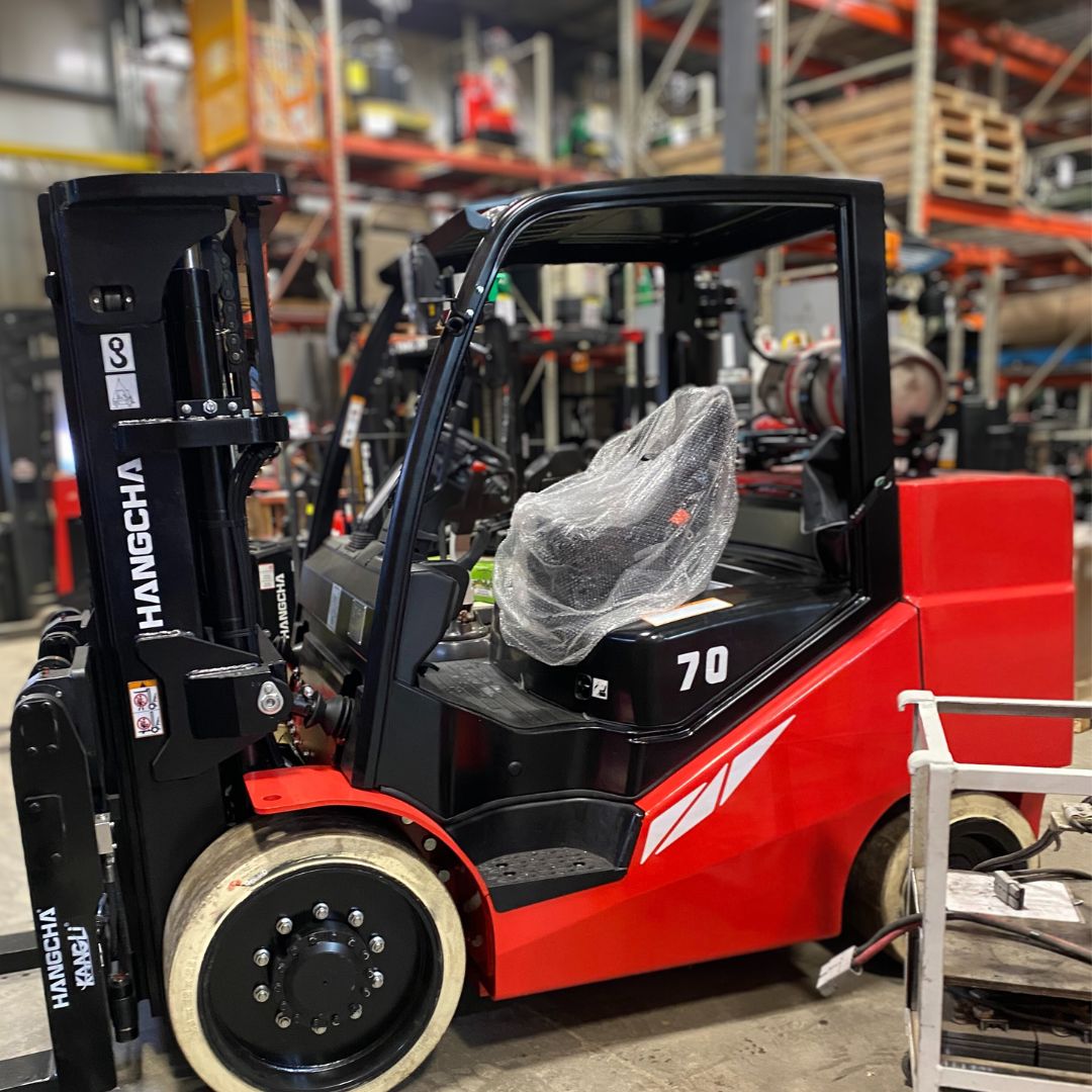 Chariot élévateur à combustion avec pneu à bandage plein - 15500 lbs - CPYD70