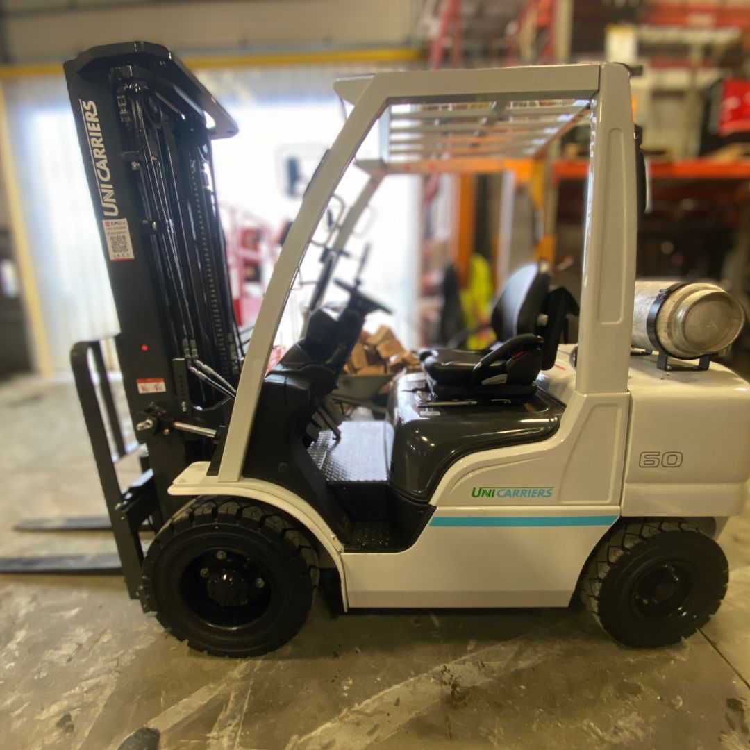 Chariot élévateur Unicarriers 6000lbs - PF60 (1)