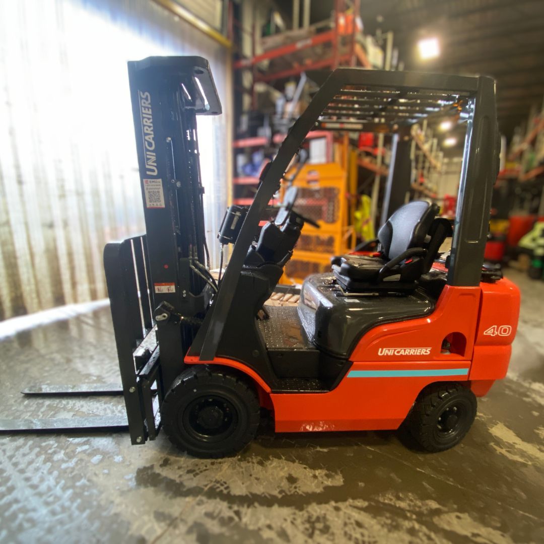 Chariot élévateur Unicarriers 4000lbs - PFS40 (1)