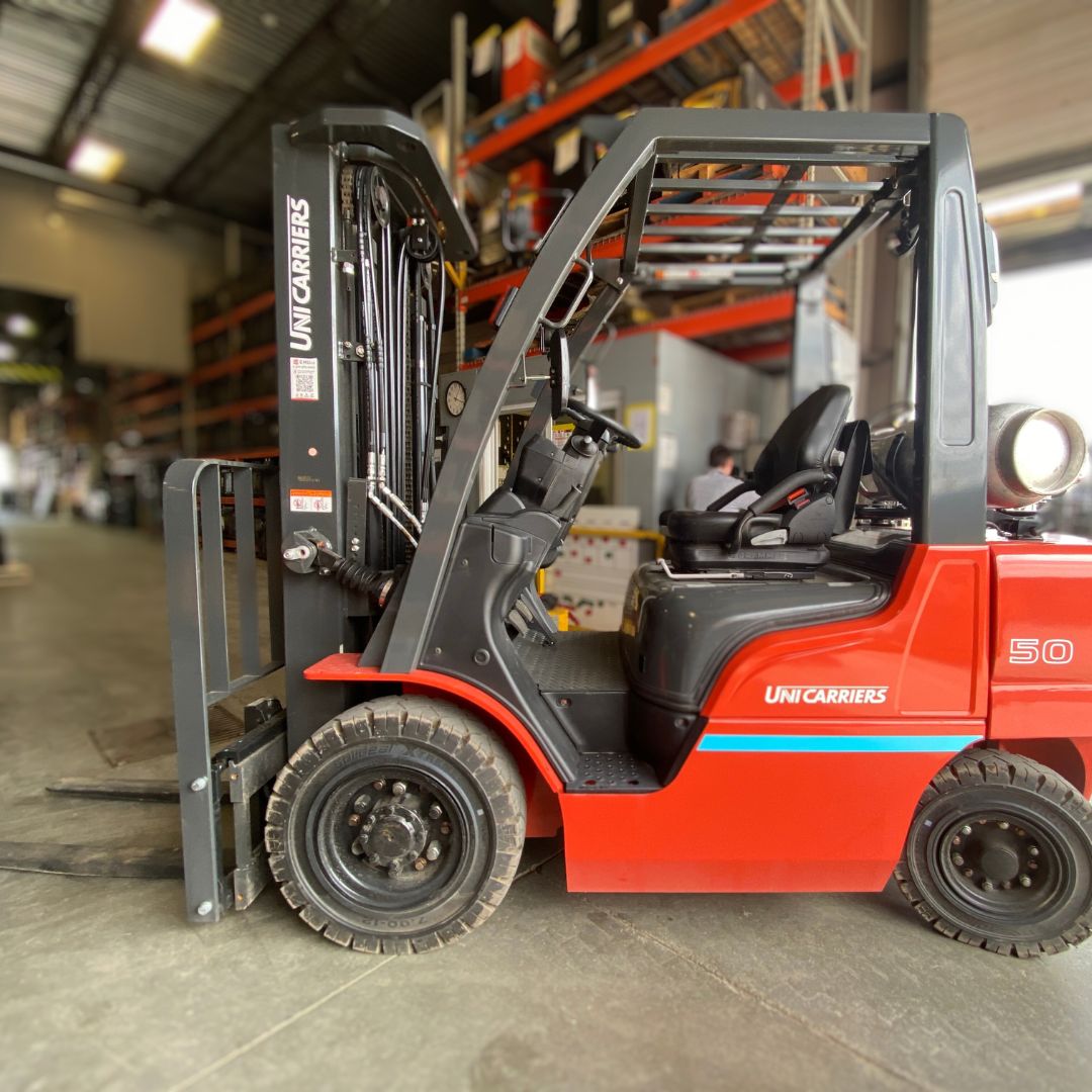 Chariot élévateur Unicarriers 5000lbs - PF50 (1)