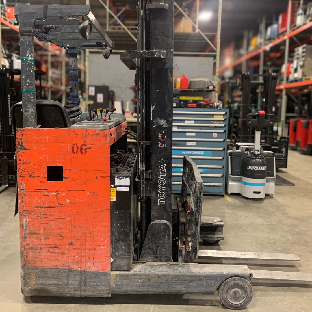 Chariot élévateurs à allée étroite Toyota - 4000 lb - 6FBRE20