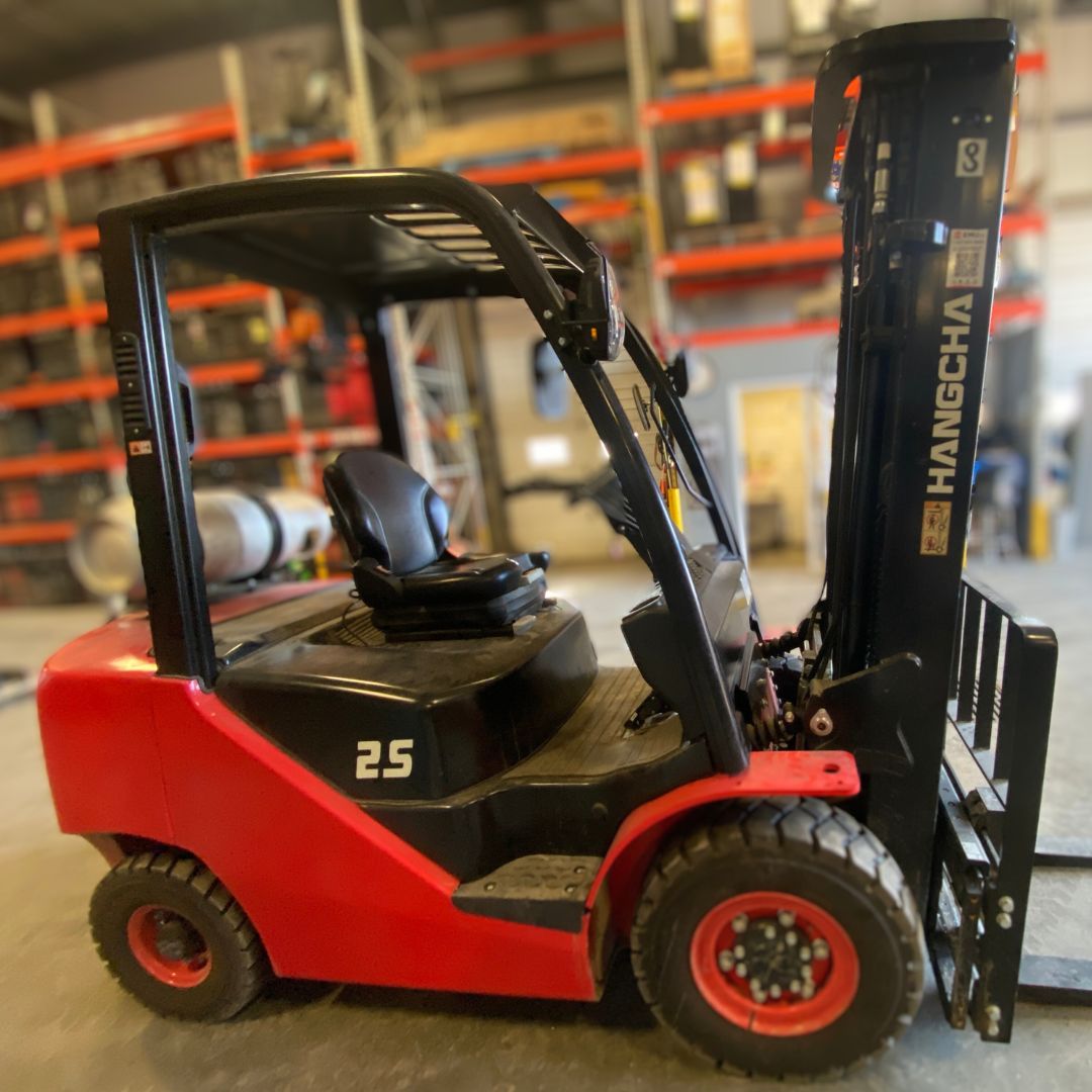 Internal Combustion Forklift with Pneumatic Tires - 5000 lb - CPYD25