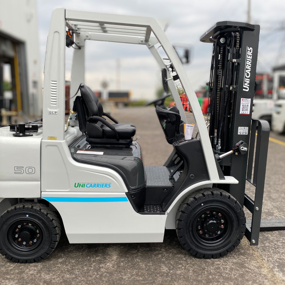 Chariot élévateur Unicarriers 5000lbs - PF50 (2)