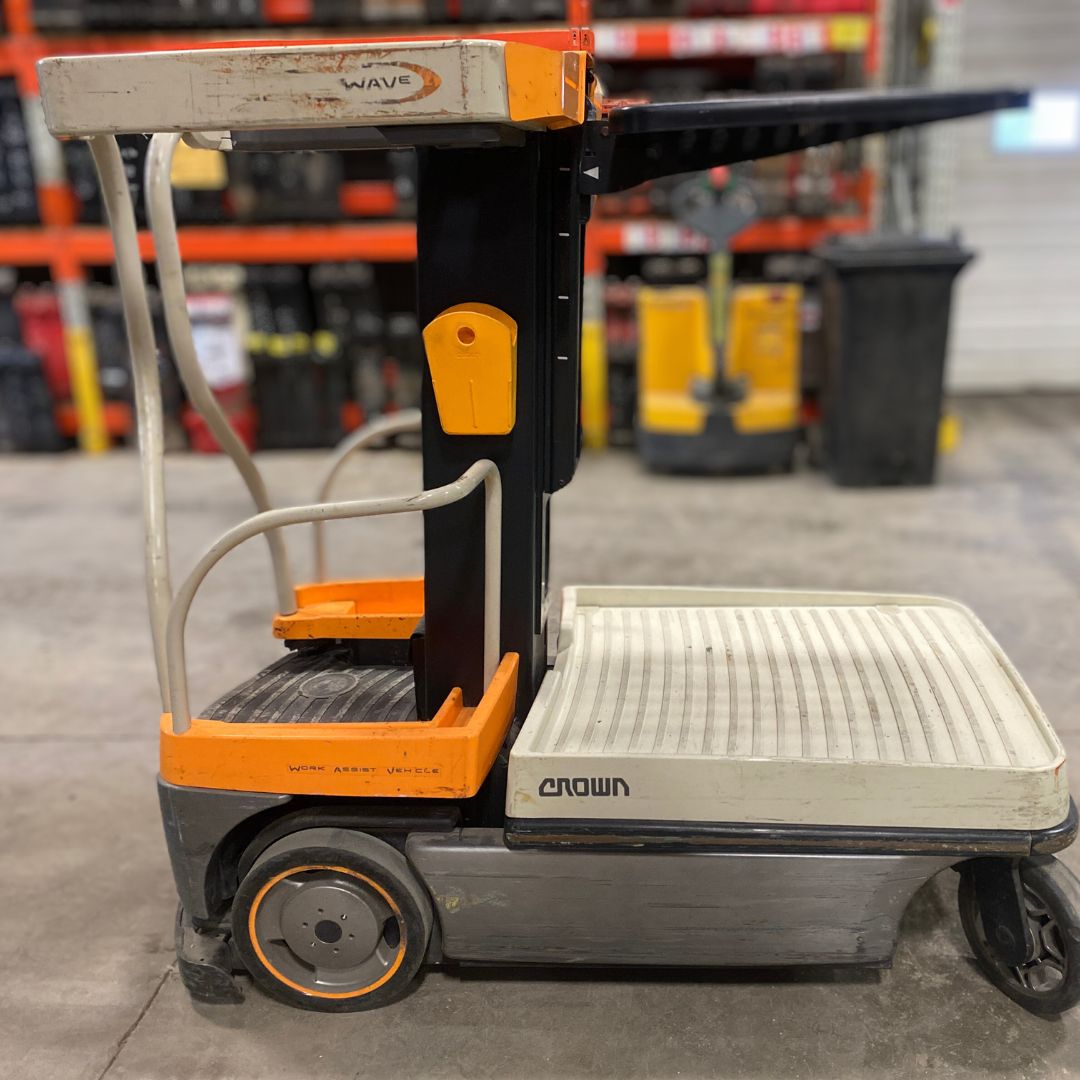 Préparateur de commande à poste de conduite élevable pour petite charge - 750 lbs - WAV60