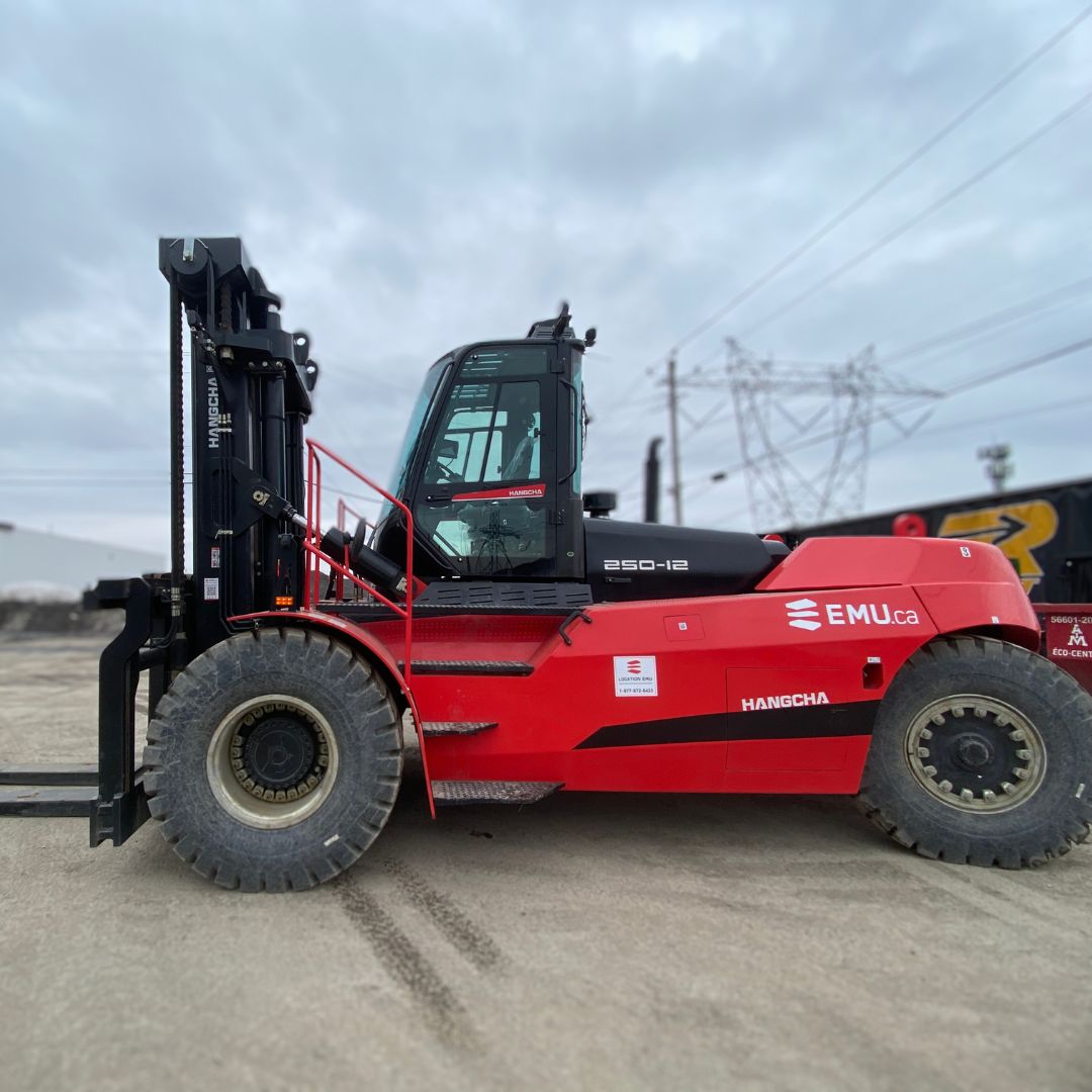 PROMO : Chariot élévateur à combustion avec pneus pneumatiques et tout terrain - 55000 lb - CPCD250