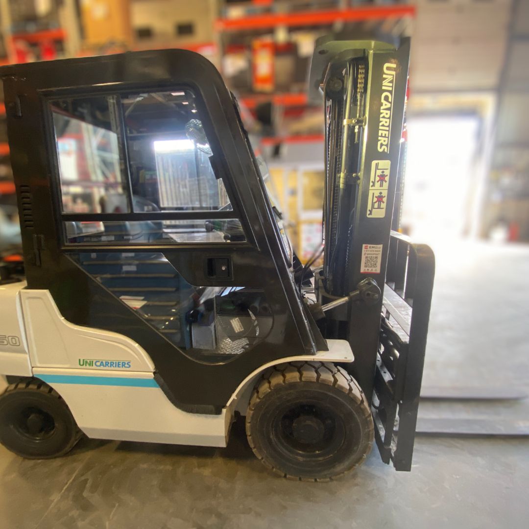 Chariot élévateur Unicarriers 5000lbs - PF50 (2)