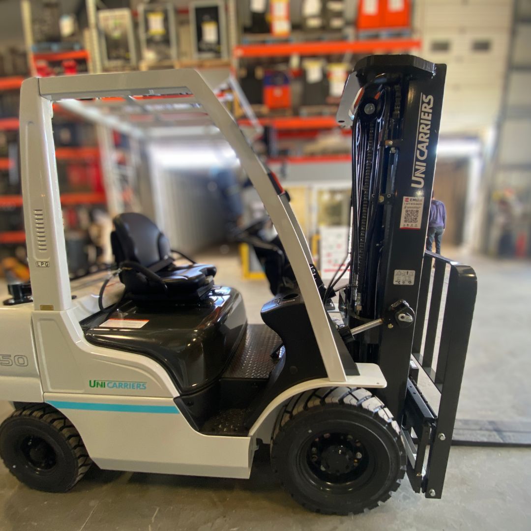 Chariot élévateur Unicarriers 5000lbs - PF50 (2)