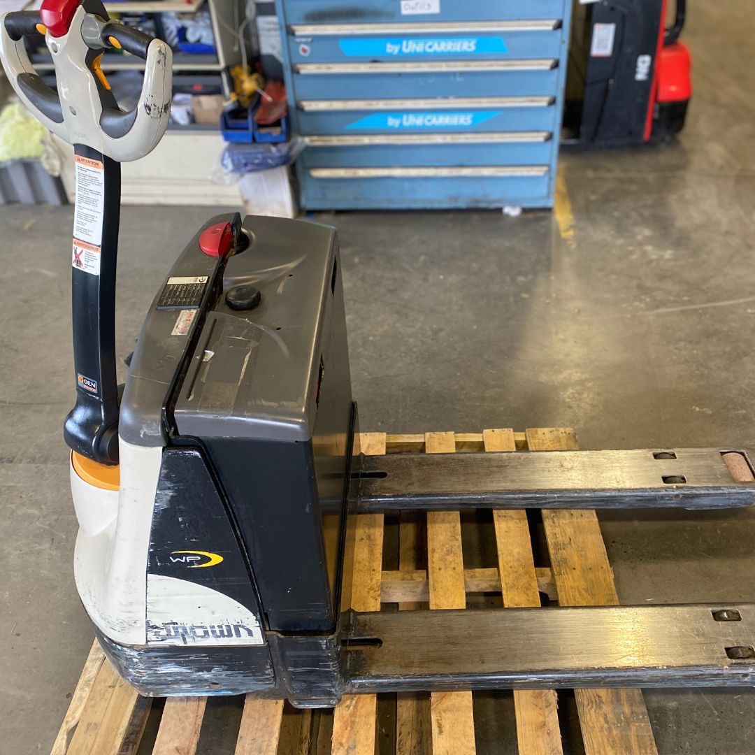 Crown Pallet Truck - 4500 lb - WP3035