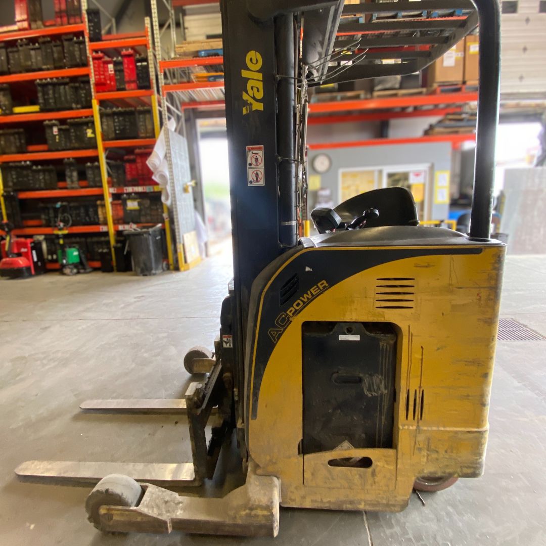 Chariot élévateurs à allée étroite Yale - 4500 lb - NR045