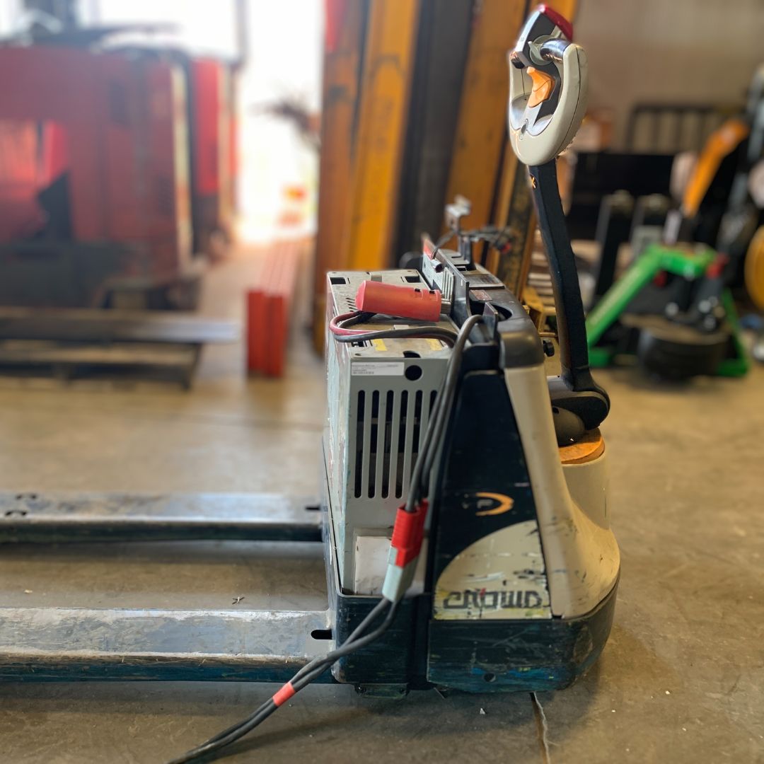Walkie-Pedestrian Pallet Truck - 4500 lb - WP3045