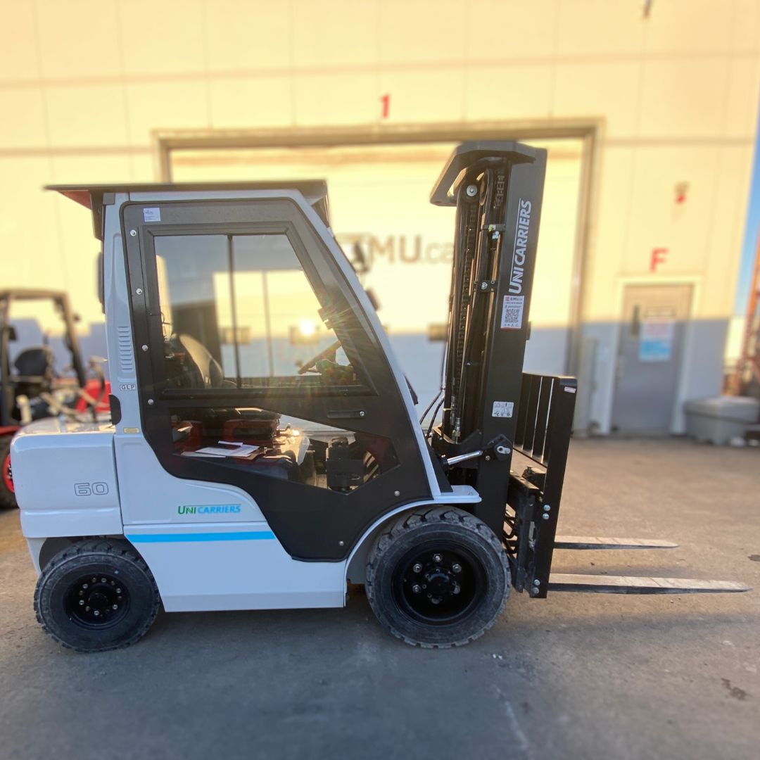 Chariot élévateur Unicarriers 6000lbs - PF60 (2)