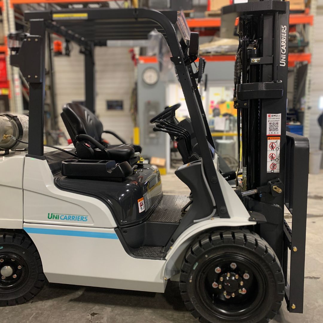 Chariot élévateur à combustion interne avec pneus pneumatiques et tout terrain - 6000 lb - PF60N7
