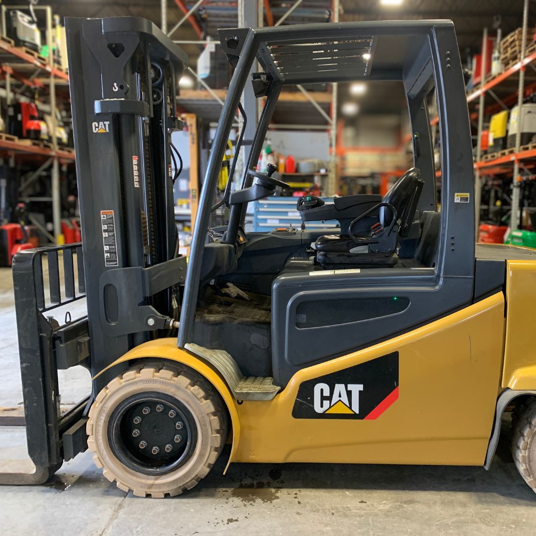 Chariot élévateur électrique Caterpillar - 11000 lb - 2EP11000