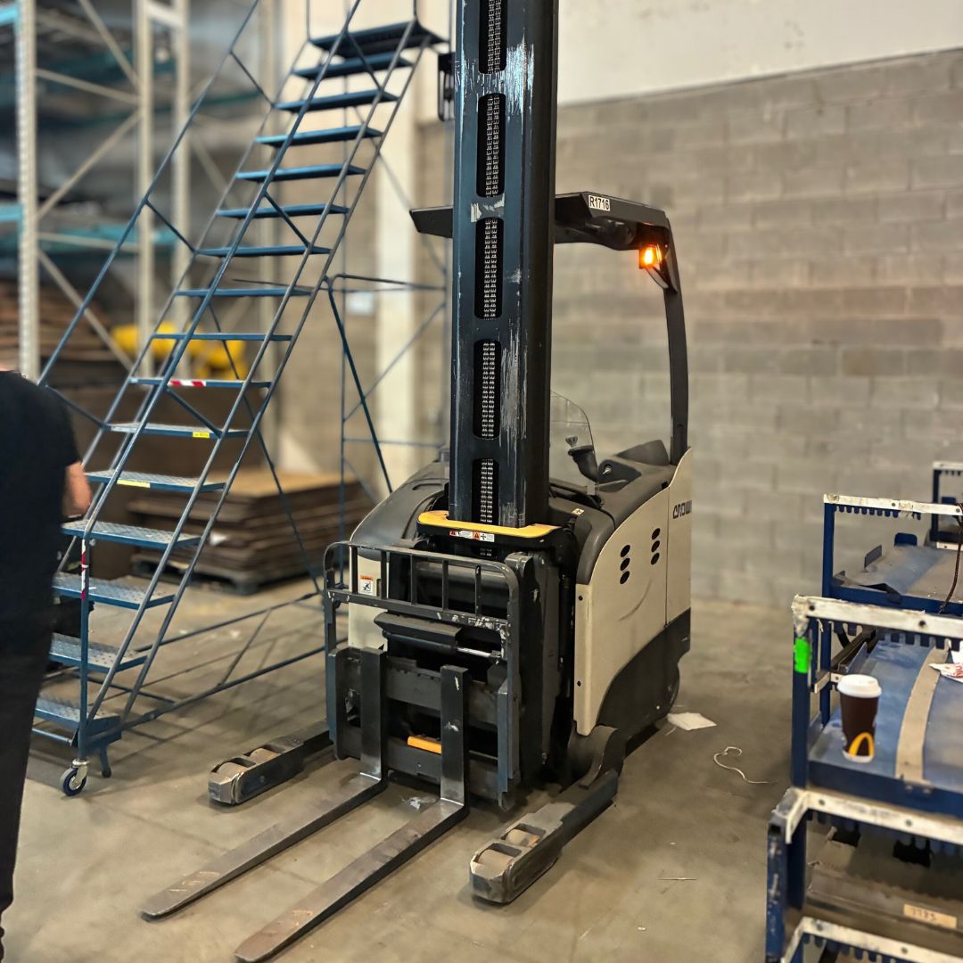 Crown Narrow Aisle Forklift - 3200 lb - RMD6095S
