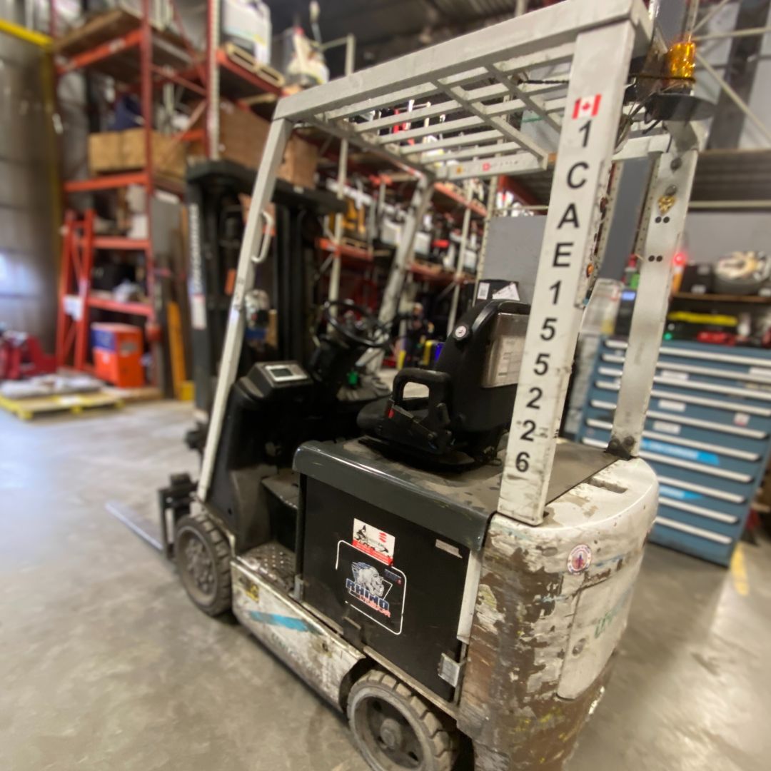 Chariot élévateur à allée étroite à pantographe simple - 3500 lbs - 730-R35TT