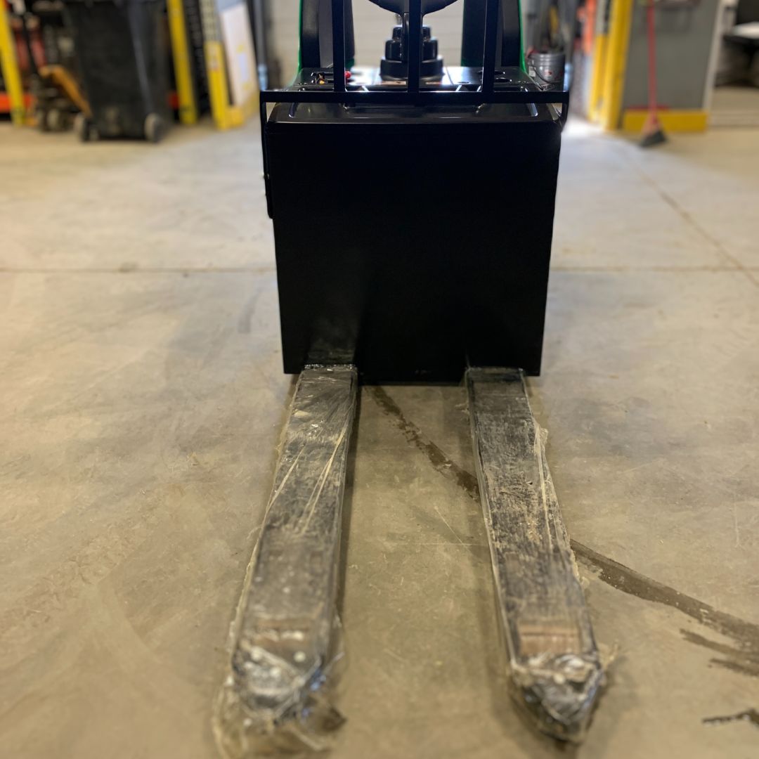 Operator-operated pallet truck - 4500 lb - CBD20