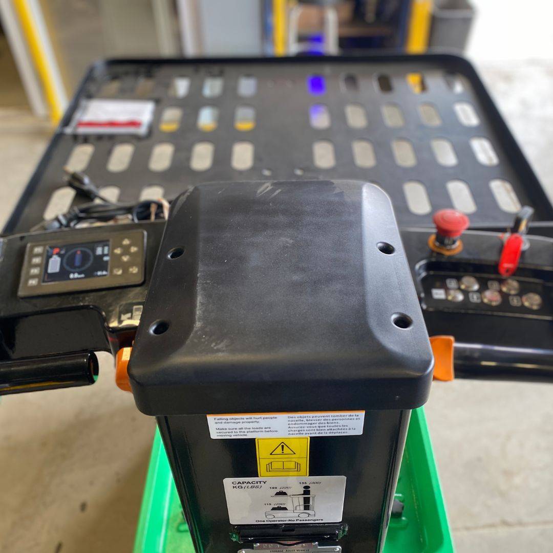 CJD02 570 lb Small Load Elevating Operator Station Order Picker