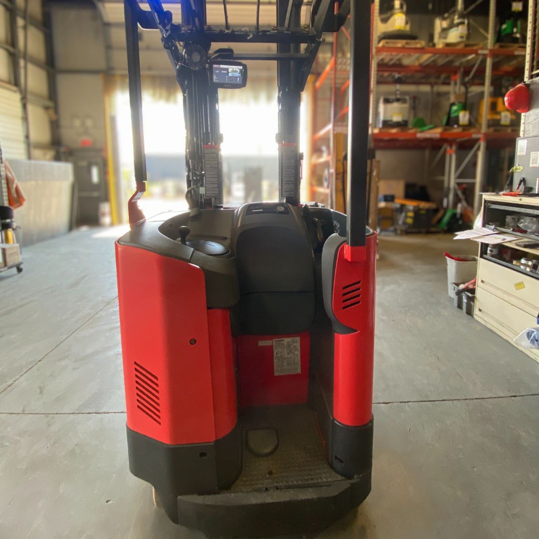 Chariot élévateurs à allée étroite Raymond - 4500 lb - 750-R45TT