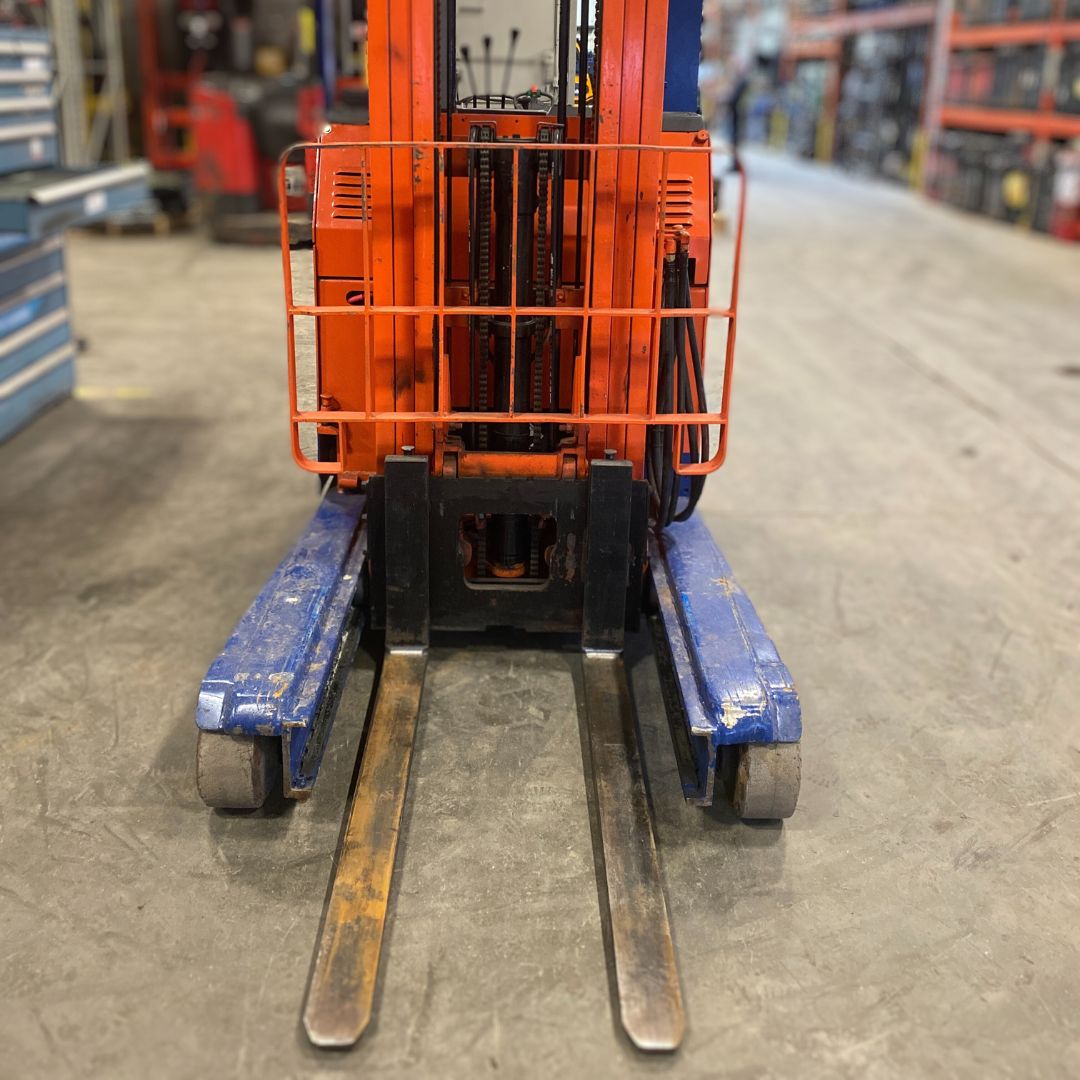 Chariot élévateur à allée étroite à pantographe simple - 3500 lb - 5FBR18