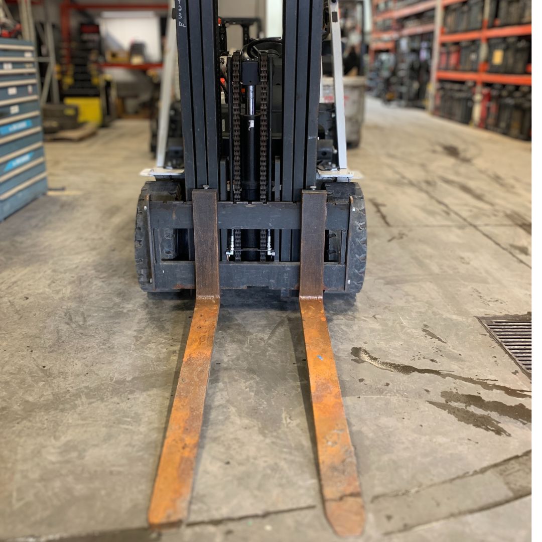 Chariot élévateur à combustion interne avec pneus pneumatiques - 7000 lb - PF70LP