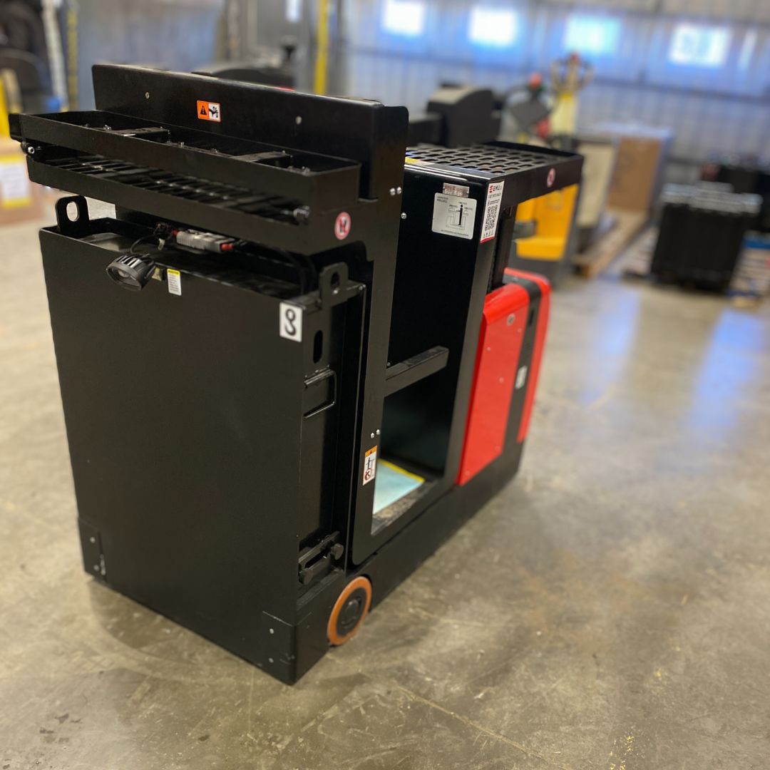 Préparateur de commande à poste de conduite élevable pour petite charge - 1100 lb - CJD05