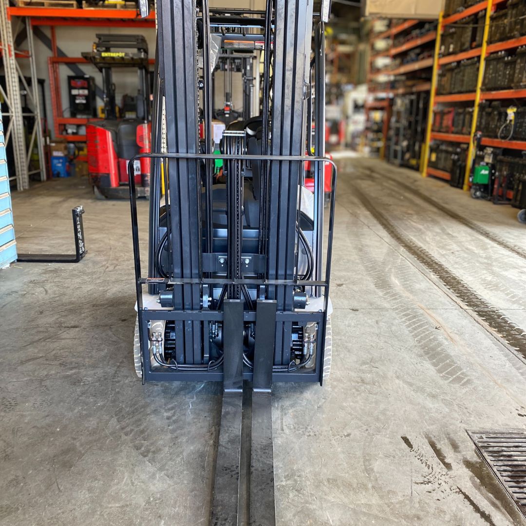 Chariot élévateur électrique Unicarriers - 3500 lb - MXST18C
