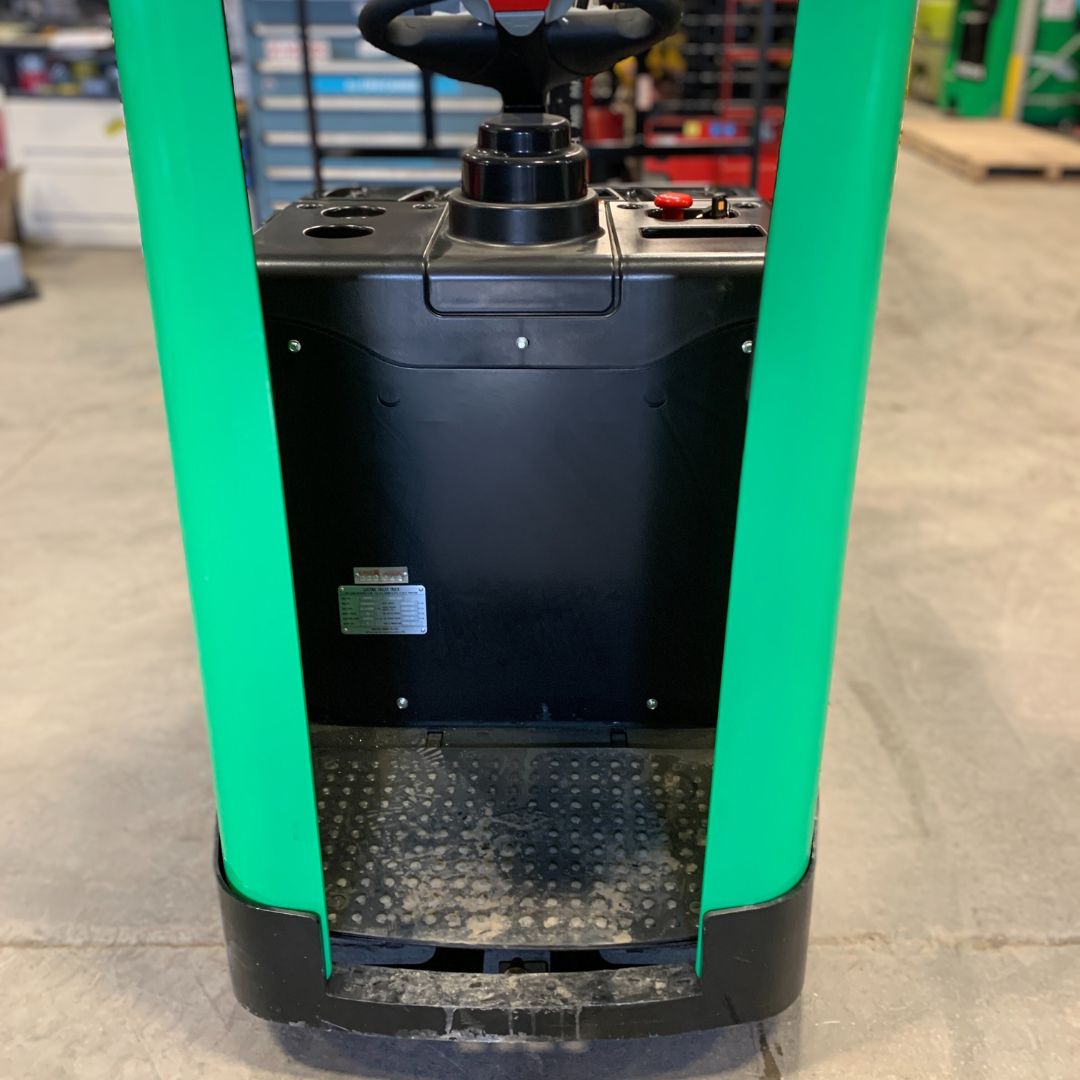 Operator-operated pallet truck - 4500 lb - CBD20