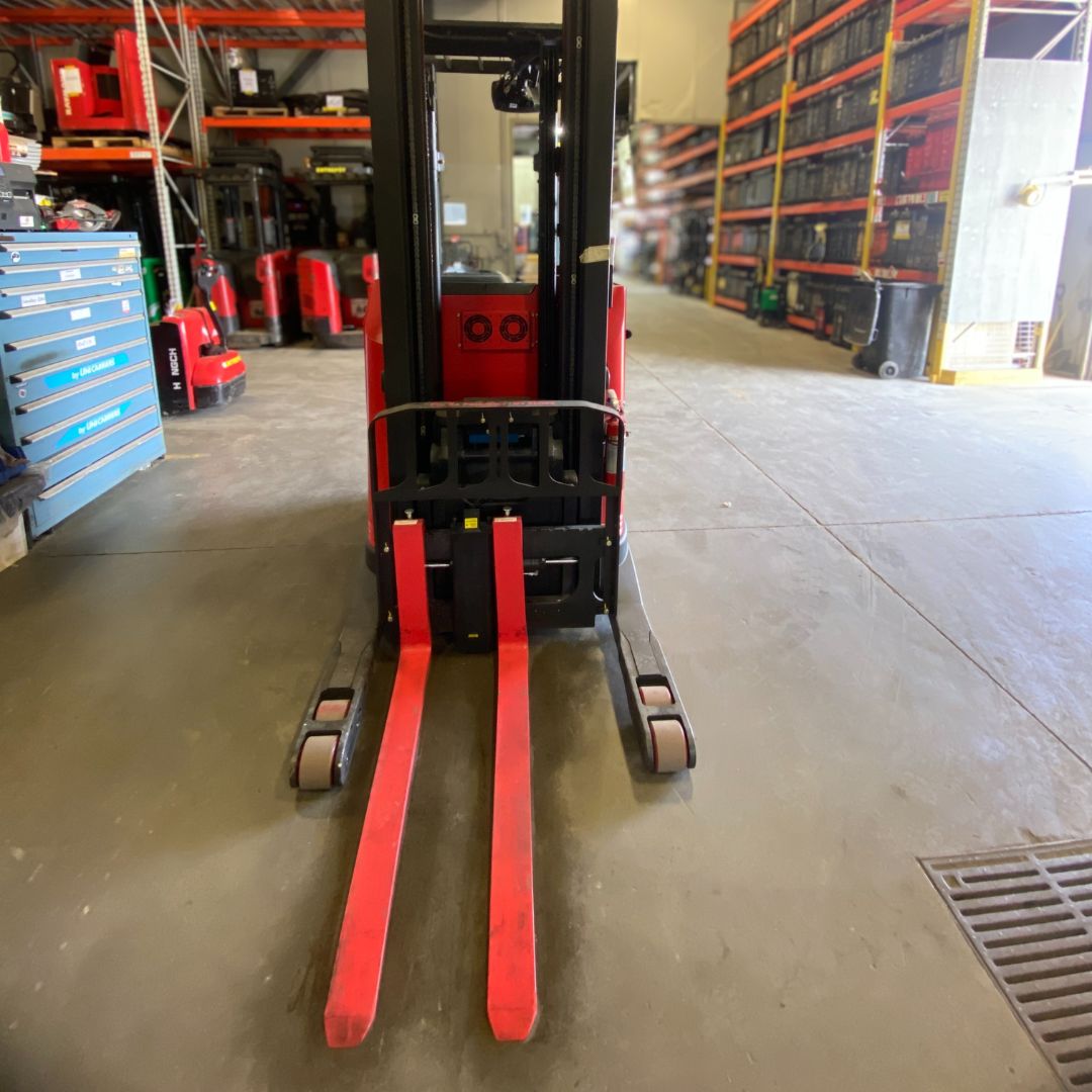 Chariot élévateurs à allée étroite Raymond - 4500 lb - 750-R45TT