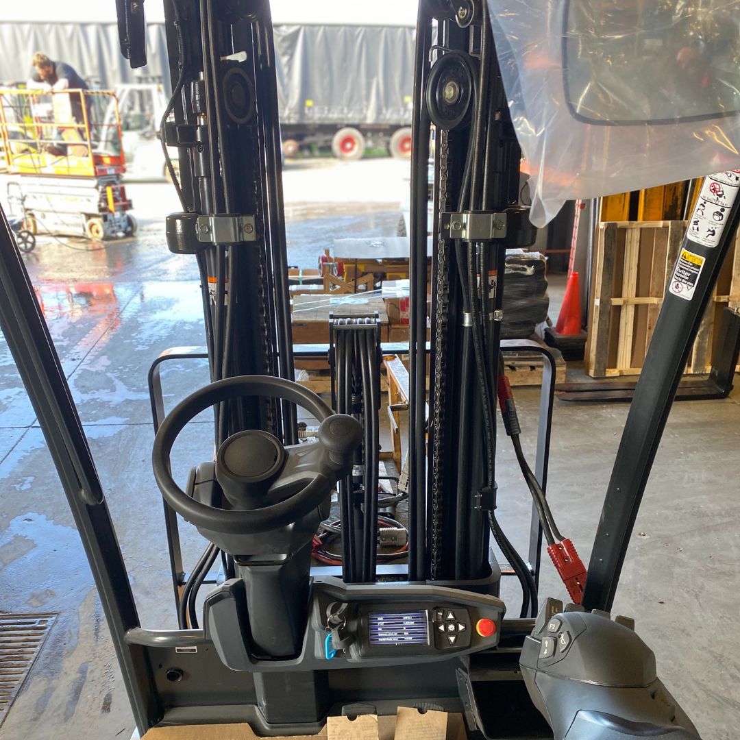 Chariot élévateur électrique Unicarriers - 3500 lb - MXST18C