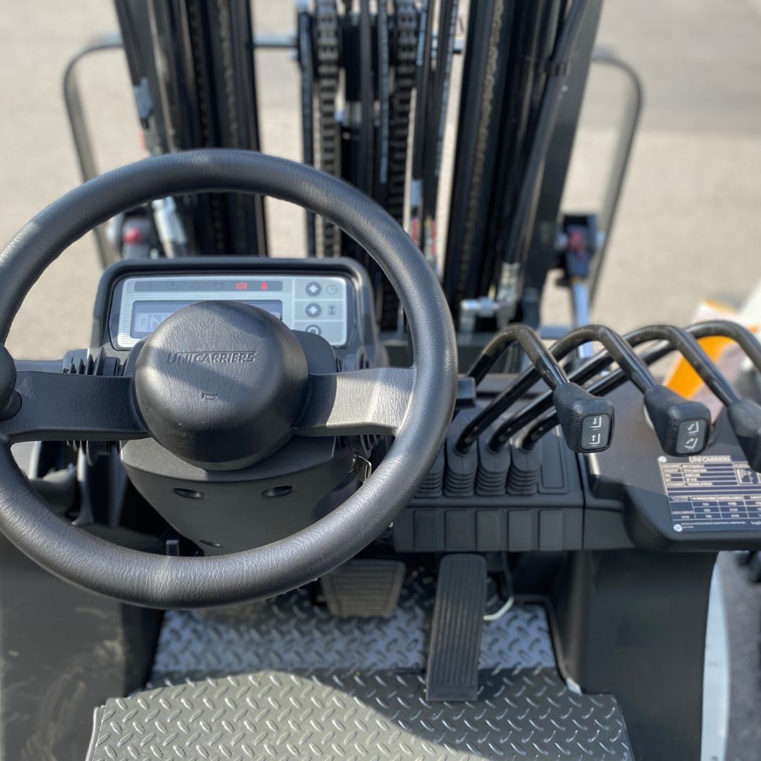 Chariot élévateur Unicarriers 5000lbs - PF50 (5)